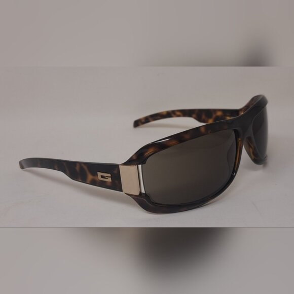 Gucci Accessories - Gucci Tortoiseshell Sunglasses